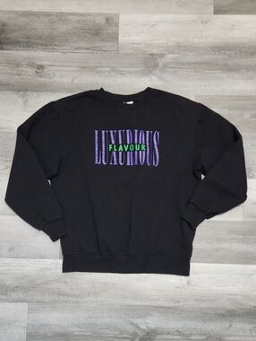 H&M Divided Black Crewneck Sweater with Purple & Green Luxurious Flavour Size M